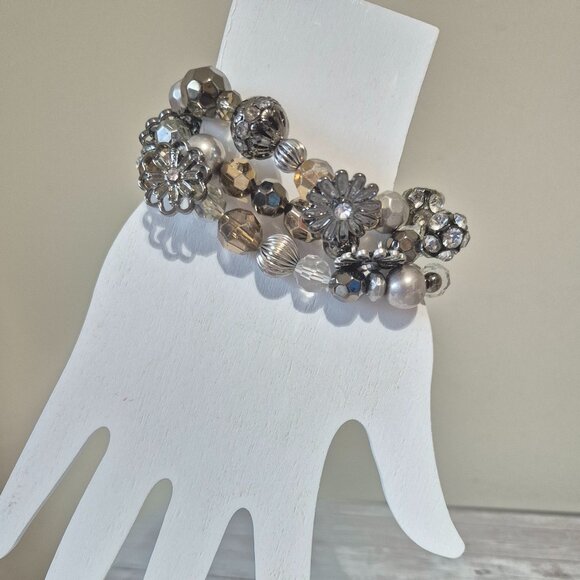 Elegant Stretch Bracelets with Crystal and Decorative Beads - Picture 1 of 8